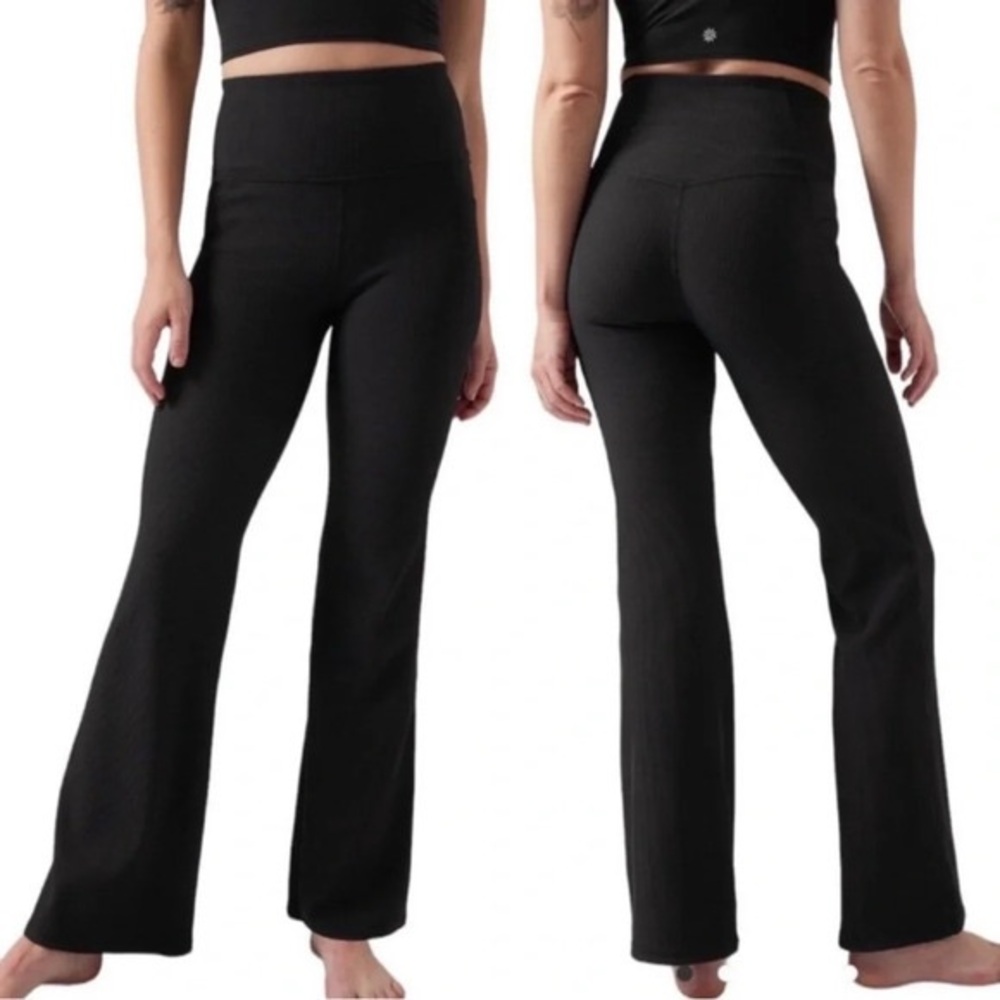 Athleta NWOT Salutation Stash Rib Flare